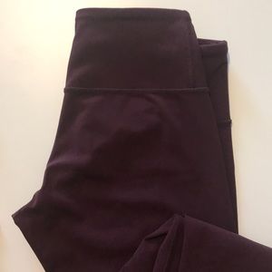 Lululemon crop size 4. Merlot
